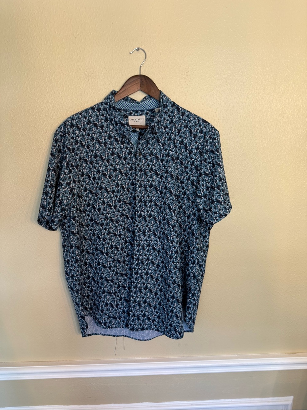 Construct slim fit xl  Navy and Light Blue Floral Short-Sleeve Button-Up Shirt